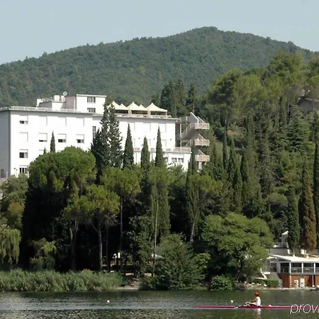 Del Active & Ξενοδοχείο Piediluco