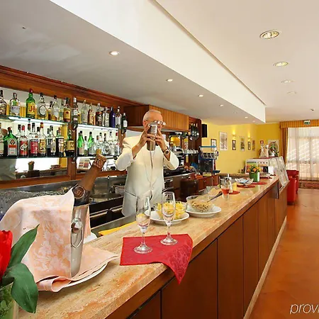 Del Active & Ξενοδοχείο