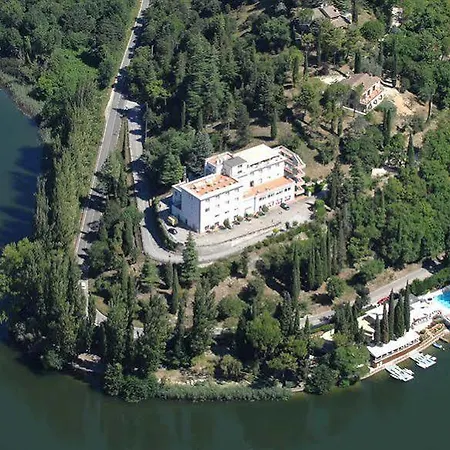 Hotel Del 1934 &